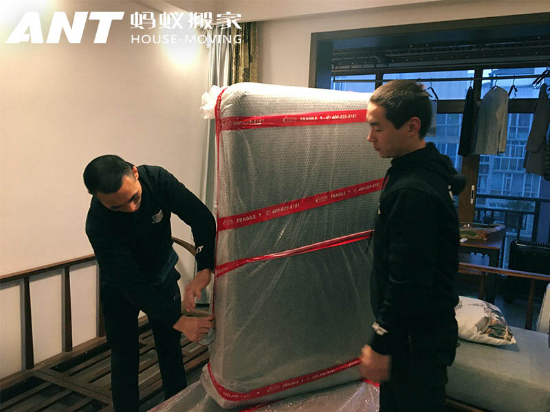 搬家公司是否可以拆装家具？