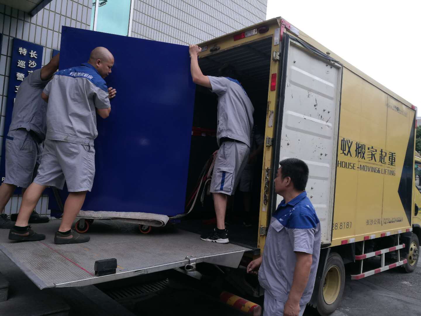 女生独居搬家安全清单，一个人也要很安心