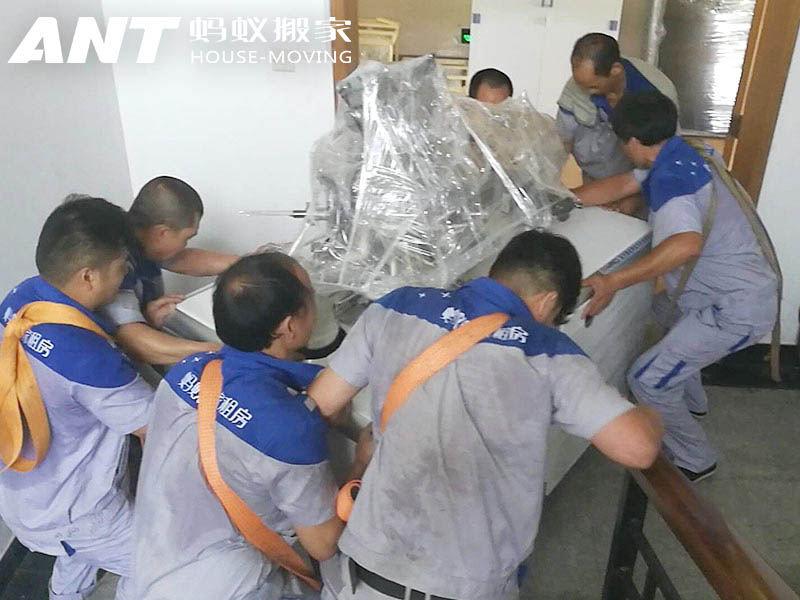 在南宁搬家如何省钱省心？蚂蚁搬家实用建议