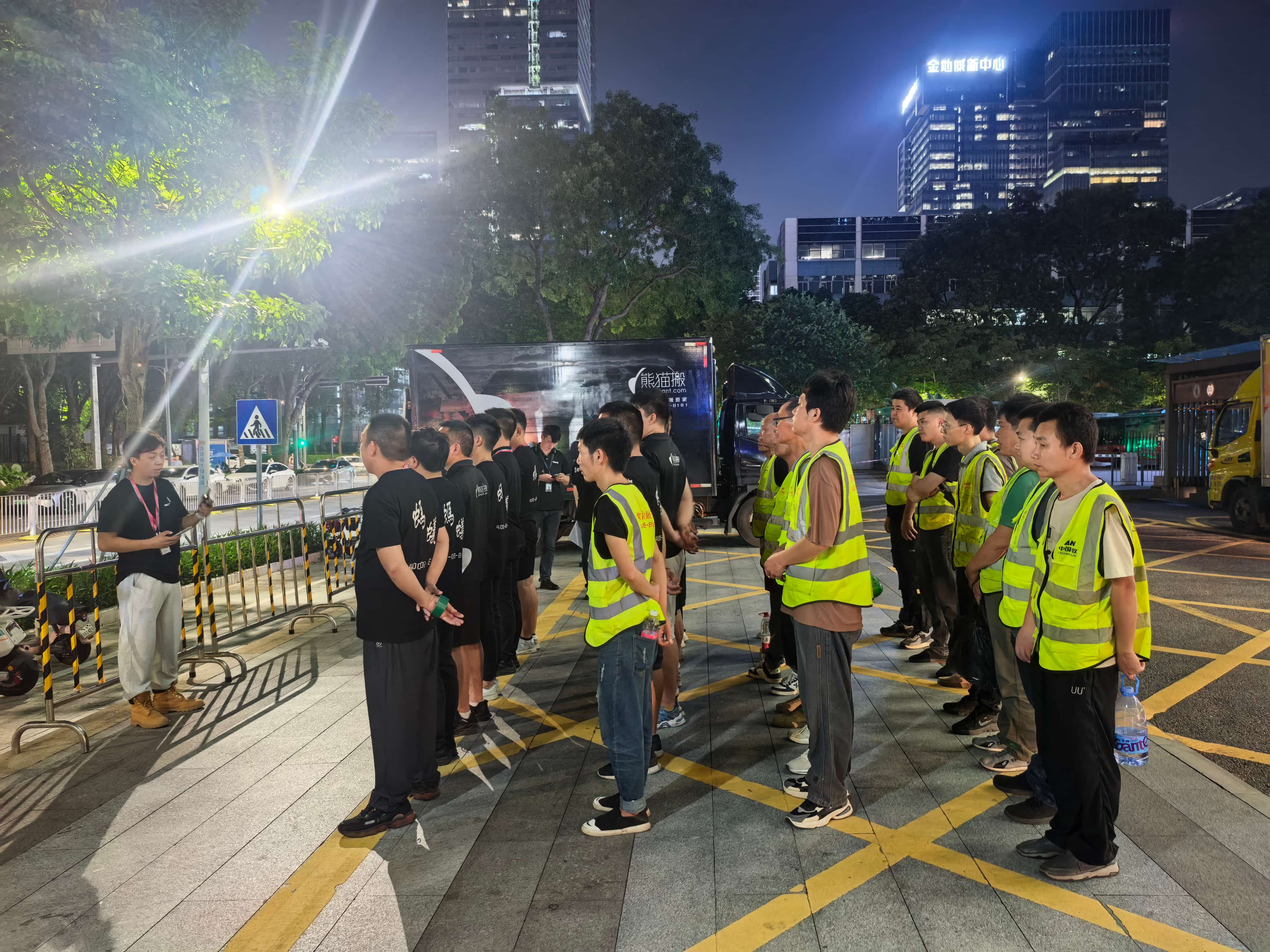 搬家怕踩坑？蚂蚁搬家教你4步筛选靠谱团队 